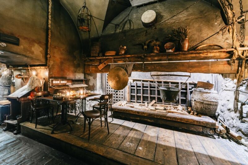 Prague: Medieval Dinner With Unlimited Drinks - Entertainment and Activities