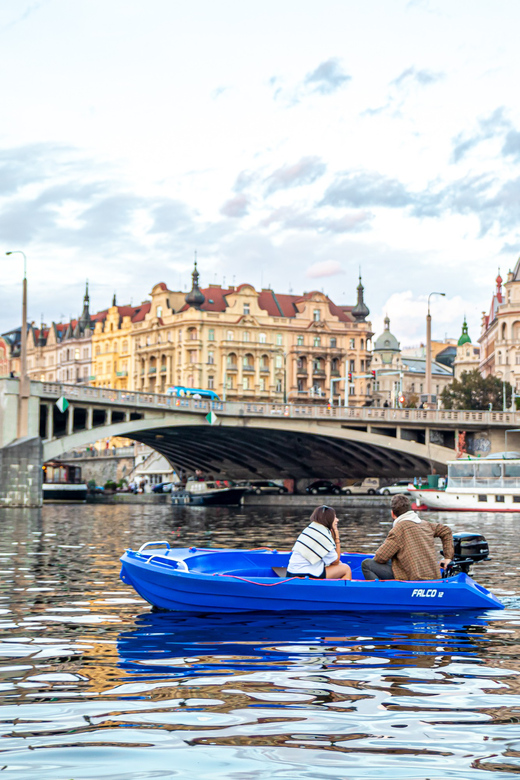 Prague: Motorboat Rental Without Licence - Key Points