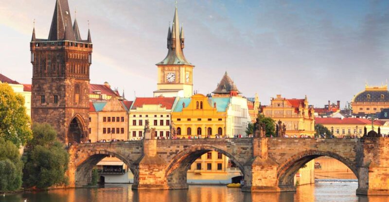 Prague: Old Town and Charles Bridge Tour - Tour Inclusion and Accessibility