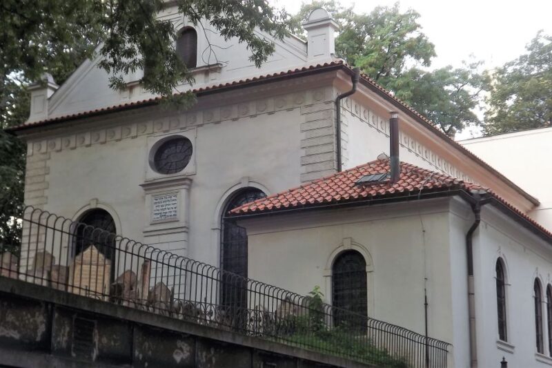 Prague: Old Town and Jewish Quarter Guided Walking Tour - Customer Feedback and Ratings