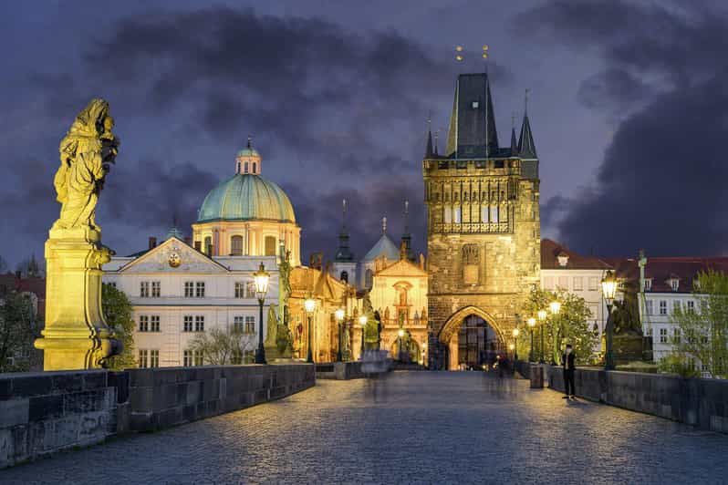 Prague: Old Town, Charles Bridge, and Prague Castle Tour - Itinerary Highlights