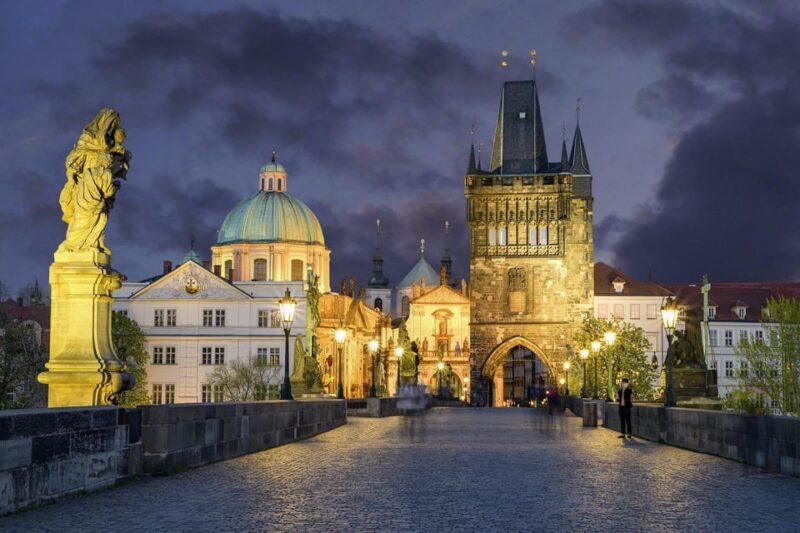 Prague: Old Town, Charles Bridge, and Prague Castle Tour - Experience and Learning