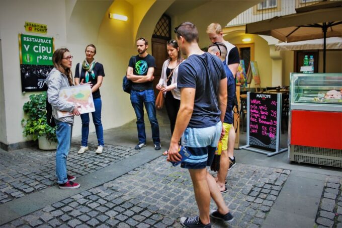 Prague: Old Town, Medieval Underground & Dungeon Tour - Explore the Medieval Underground