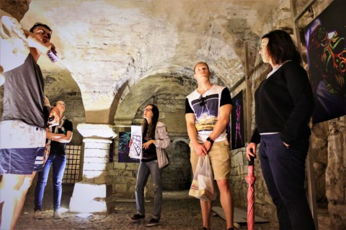 Prague: Old Town, Medieval Underground & Dungeon Tour - Dungeon and Torture Devices
