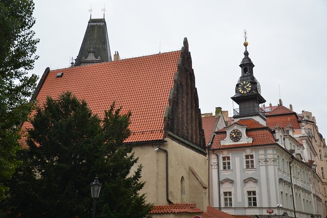 Prague Old Town Walking Tour With Buffet Lunch on a Boat - Booking and Cancellation Policy