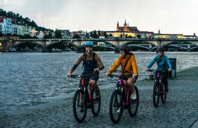 Prague on E-Bike:Explore Greater Downtown Parks & Epic Views - Customer Ratings and Feedback
