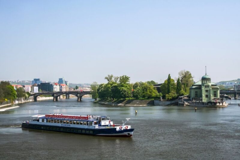 Prague: Panoramic Vltava River Cruise - Itinerary and Main Sites