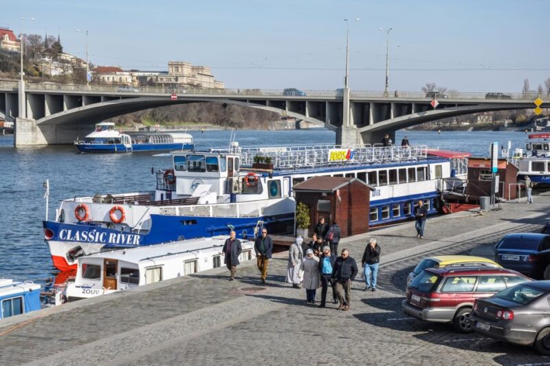 Prague: Panoramic Vltava River Cruise - Accessibility and Important Details