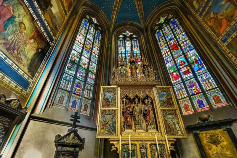 Prague: Prague Castle and Lobkowicz Palace Entry Tickets - Visitor Restrictions and Important Notes