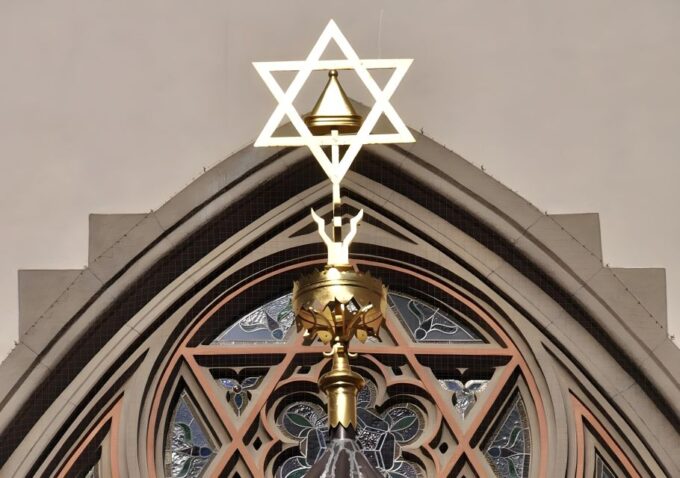 Prague: Prague Synagogues & the Jewish Cemetery Guided Tour - Tour Meeting Point