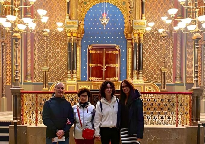 Prague: Prague Synagogues & the Jewish Cemetery Guided Tour - Tour Duration