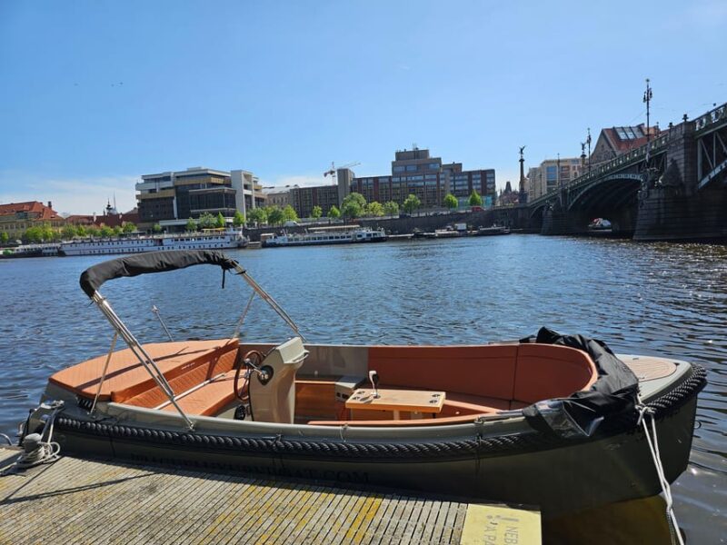Prague Private Boat Tour - Key Points