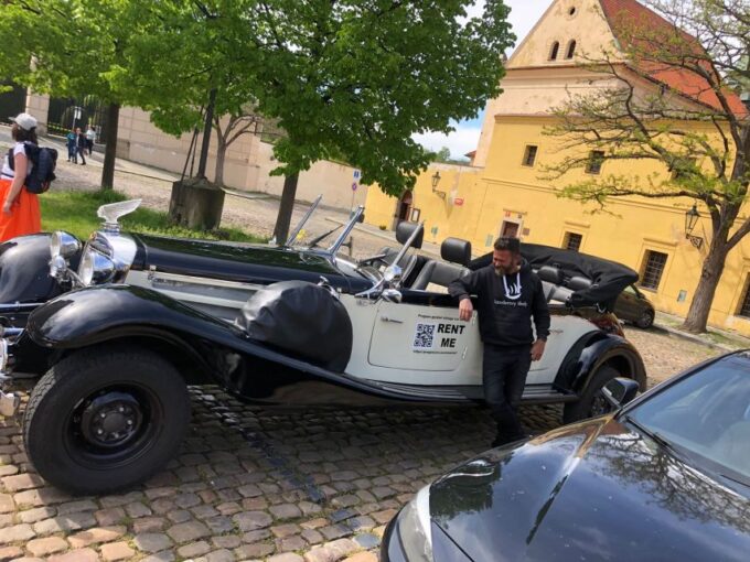 Prague: Private Old Town Tour by Vintage Car - Exploring Pragues Landmarks