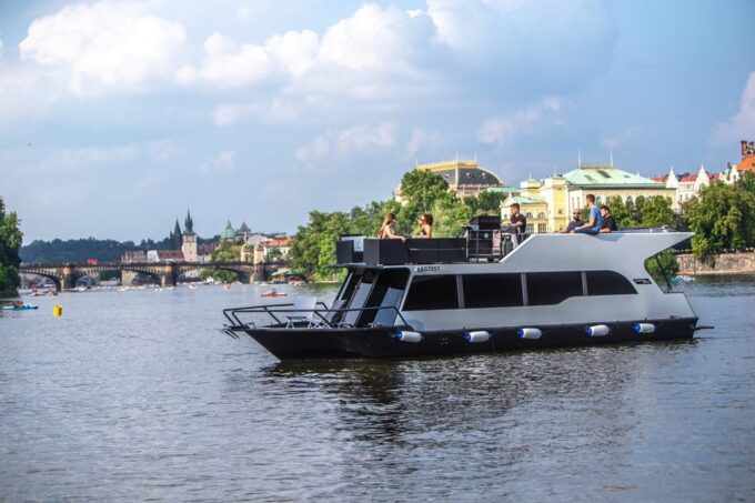 Prague: Private River Cruise With Unlimited Beer or Prosecco - Meeting Point and Requirements