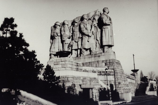 Prague Private Tour and Museum of Communism With Transfer - Exploring the Museum of Communism