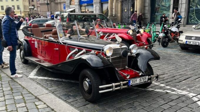 Prague: Private Tour by Vintage Car - 2hrs for 6 People - Tour Duration and Group Size