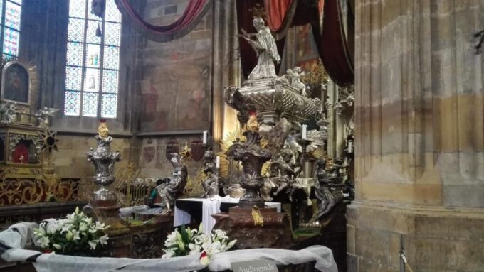 Prague: Private Tour of Prague Castle, Meet up at Hotel - Frequently Asked Questions