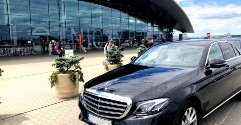 Prague: Private Transfer From or to Krakow - Booking and Availability