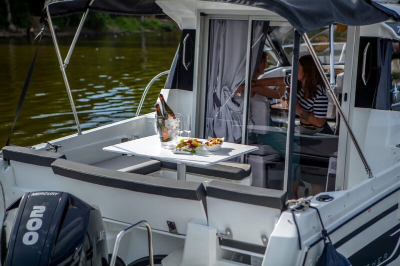 Prague: Private Vltava River Speedboat Cruise With Prosecco - Meeting Point