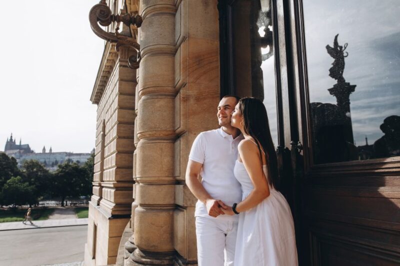 Prague: Professional Photoshoot at Prague Castle - Meeting Point and Accessibility