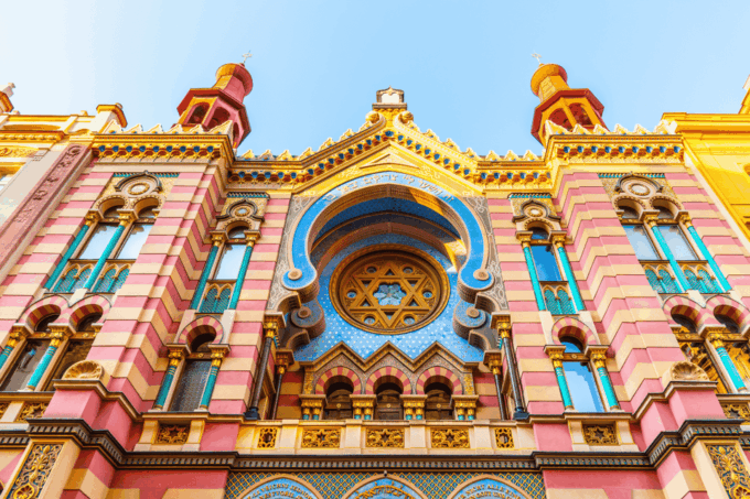 Prague: Self-Guided Highlights & History Walking Tour - Explore Pragues Highlights