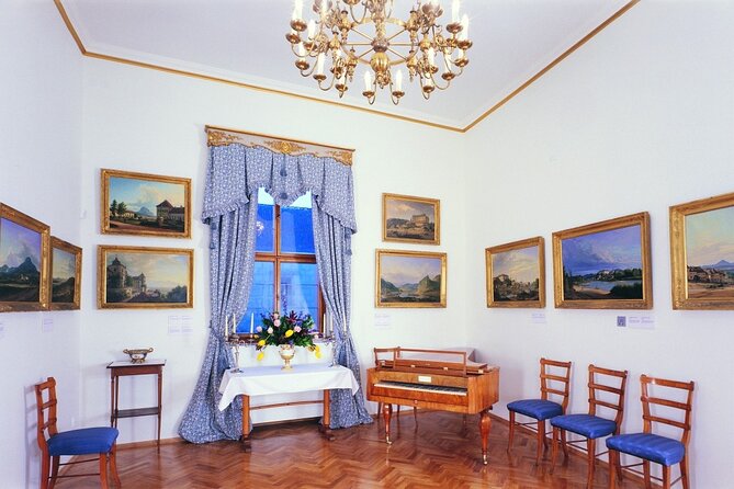Prague Super Saver: Lobkowicz Palace Concert Plus Lobkowicz Palace Museum Entrance Ticket - Visiting the Palace