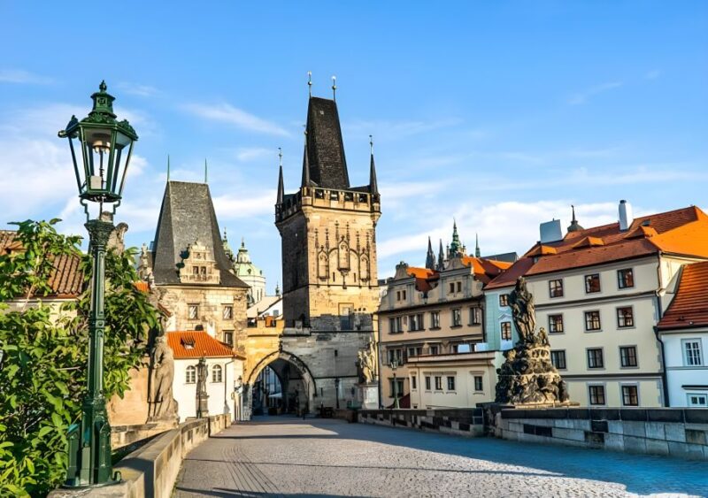 Prague: Tailored Private Tour of Pragues Iconic Landmarks - Explore Pragues Iconic Sites
