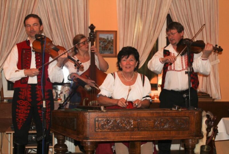 Prague: Traditional Folklore Evening With Dinner & Music - Key Points