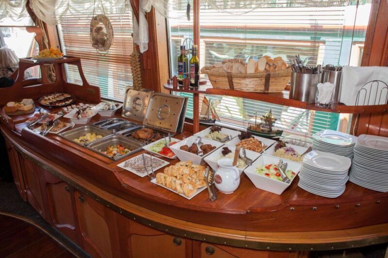 Prague: Vltava River Evening Dinner Cruise - Meeting Point and Logistics