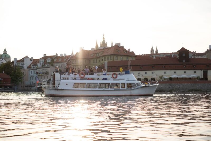 Prague: Vltava River Private Boat Party With Drinks - Key Points
