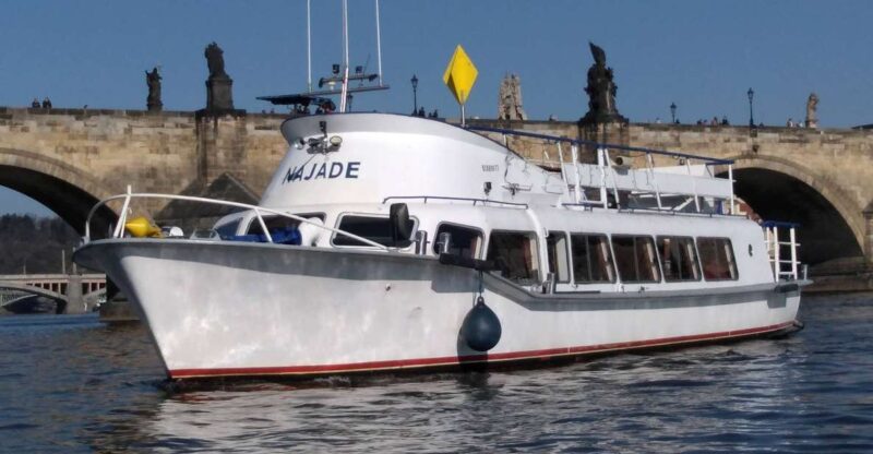 Prague: Vltava River Private Boat Party With Drinks - Cruise Experience