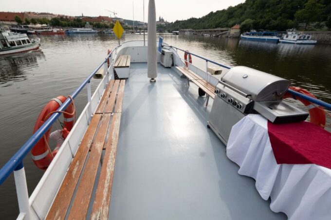 Prague: Vltava River Private Boat Party With Drinks - Meeting Point and Departure