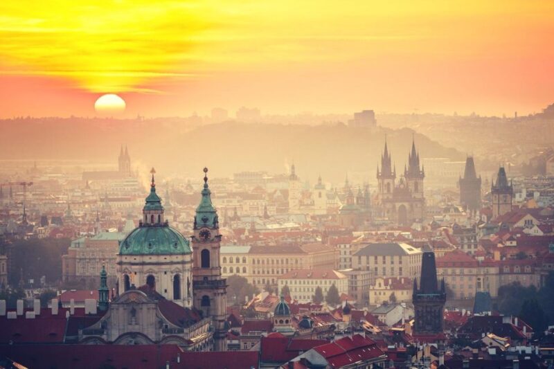 Prague: Walking Tour With Audio Guide on App - Key Points