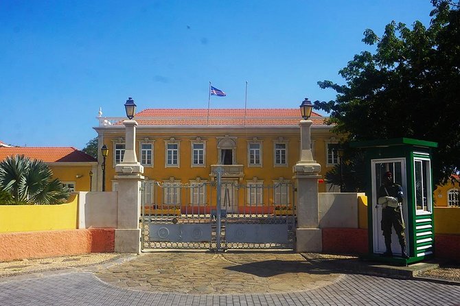 Praia: Guided Historic Walking Tour & Lunch With Locals - Exploring Praias Historic Center