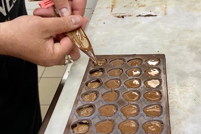 Praline Class - Tasting the Chocolate Flavors