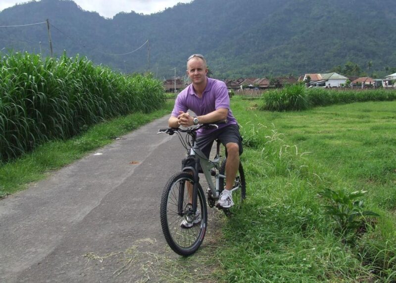 Prambanan Cycling and Temple Tour With Transfer - Key Points
