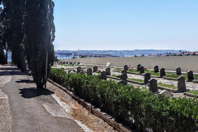 Prazeres Cemetery: A Self-Guided Audio Tour in Lisbon - Audio Tour Highlights