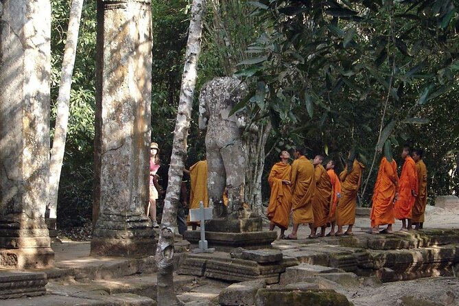 Preah Khan, Neak Pean and Pre-Rup Private Tour - Visiting Pre-Rup Temple