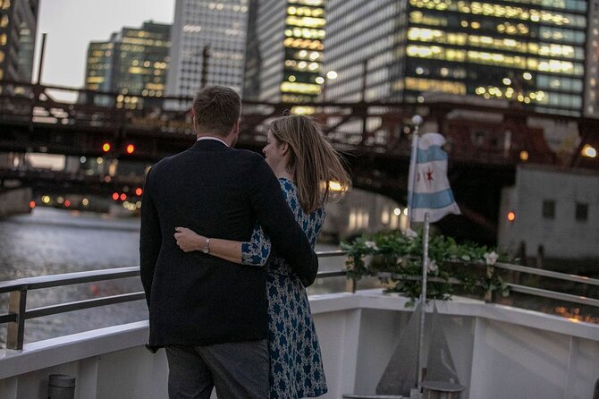 Premier Chicago River Dinner Cruise - Entertainment and Activities