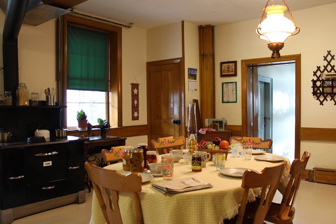 Premium Amish Country Tour Including Amish Farm and House - Just The Basics
