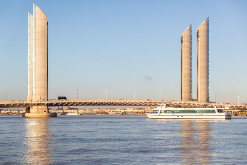 Premium Cruise, Glass of Wine and Cannelé - Embarkation and Duration