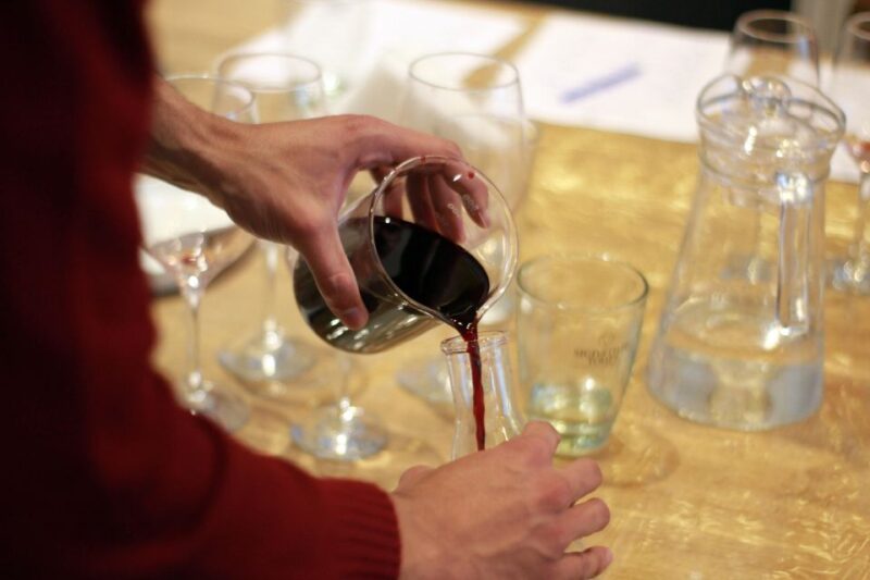 Premium Empanadas Cooking Class & Wine Tasting Experience - Key Points
