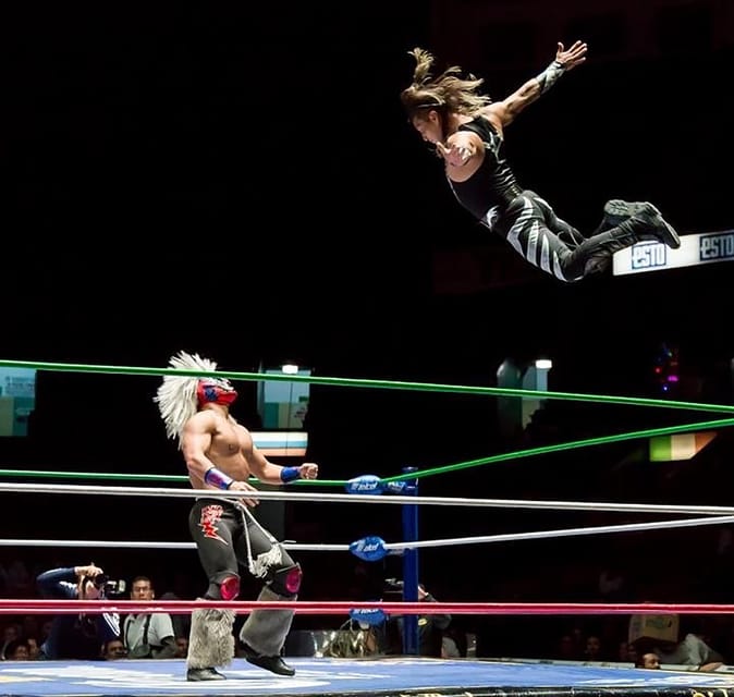 PREMIUM Experience the Mexican Wrestling Live. - Preparing for the Experience