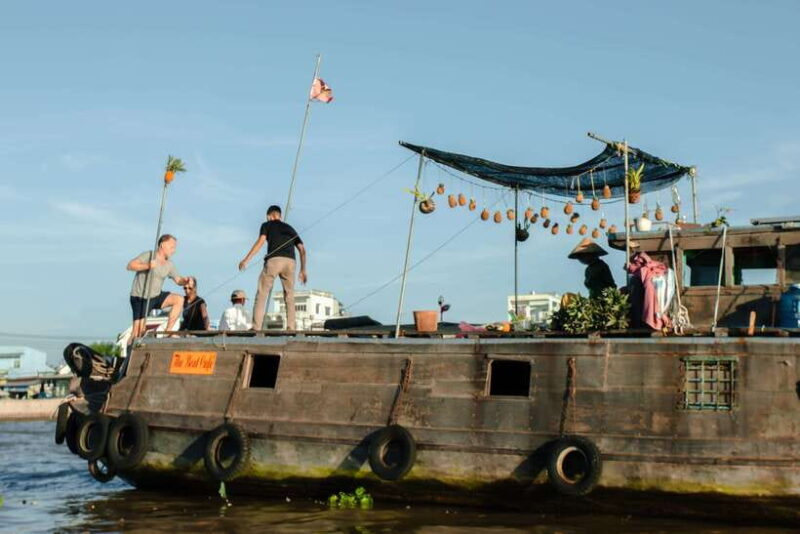Premium Floating Market & Con Son Islet Tour - Key Points