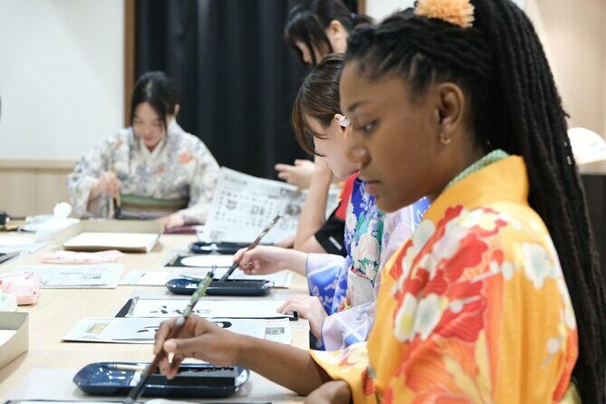 Premium Kimono Dressing, Tea Ceremony, Calligraphy, Samurai show - What to Expect from the Tour in Osaka