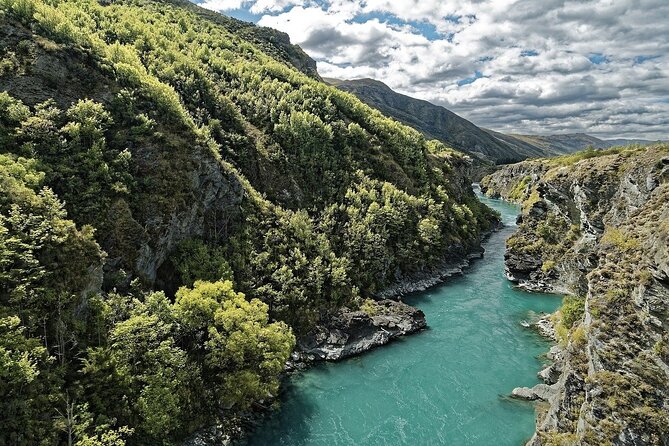 Premium Milford Sound and Te Anau Highlights 2 Days Small Group Tour - Small Group Exploration
