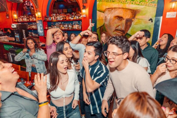PREMIUM Night Tour: Mariachis, Garibaldi Show & Tacos - Frequently Asked Questions