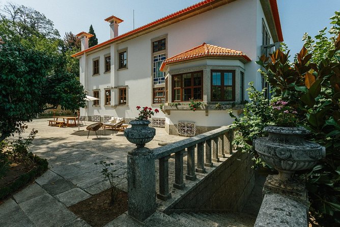 Premium Private Douro & Vinho Verde Tour: Wine Tastings & Lunch - Pickup and Meeting Details