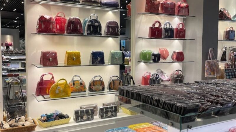 (Premium) Private Transfer to Phuket Gem Gallery Factory - Booking Information