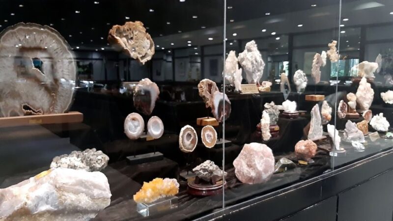 (Premium) Private Transfer to Phuket Gem Gallery Factory - Driver Information